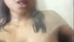 Indian cute girl nude shower viral video